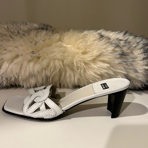 Stuart Wietzman White Leather with Black Heeled Slip On  Sandals Size 8.5 - Picture 8 of 11